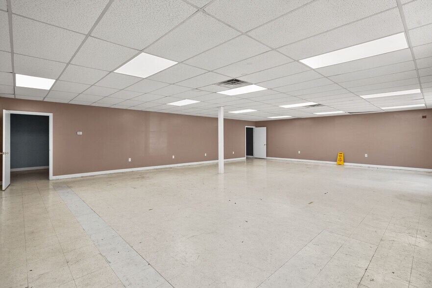 More Photos Of 40-82 N Main St, Pascoag Unknown For Lease