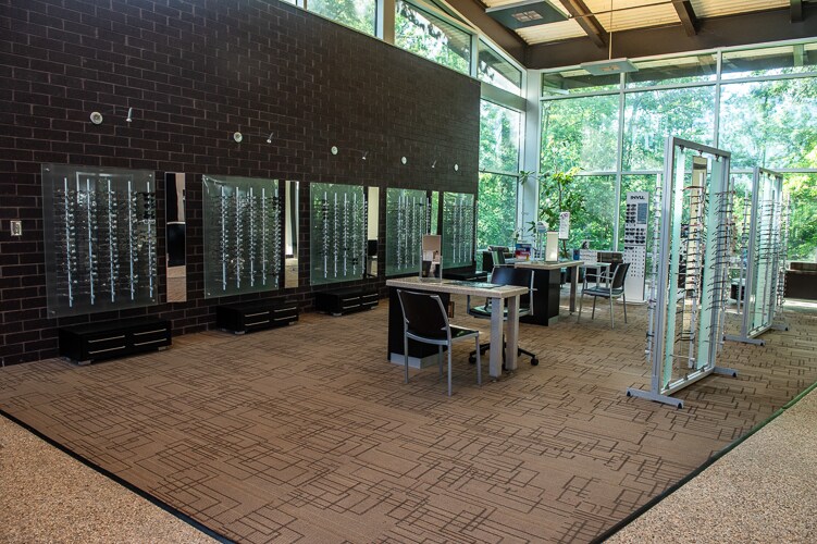 More Photos Of 17170 I-12 Service rd, Ponchatoula Medical For Sale