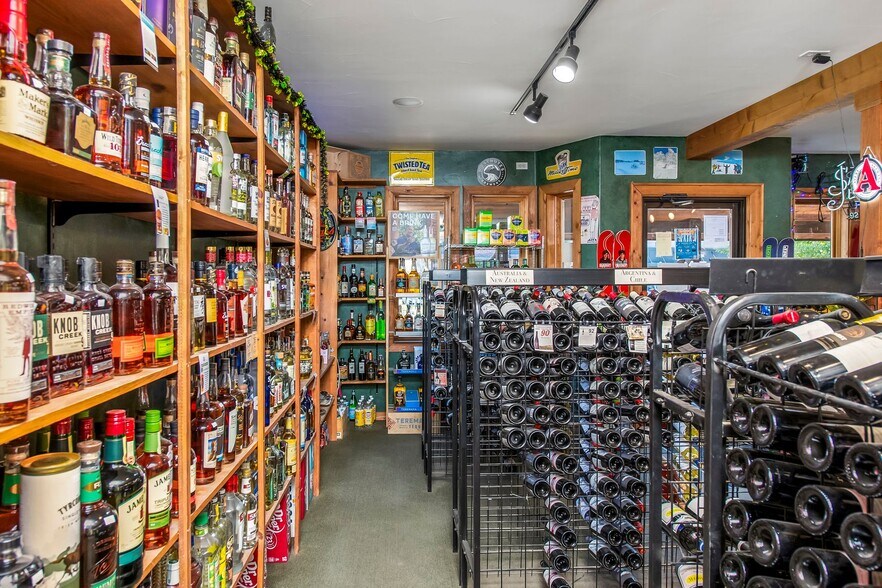 More Photos Of 81 Gillaspey Ave, Crested Butte General Retail For Sale