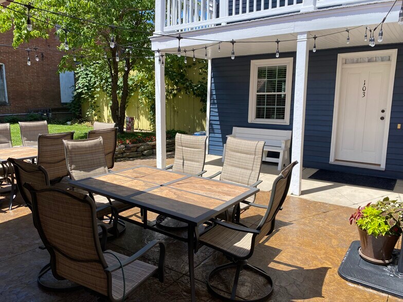 More Photos Of 208-210 Wharf St, Hermann Hospitality For Sale