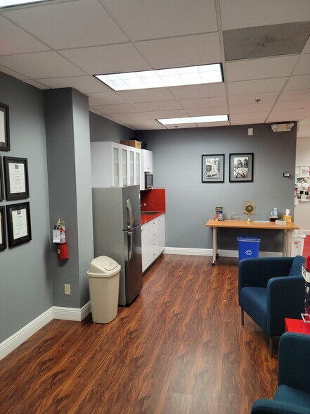 More Photos Of 7771 W Oakland Park Blvd, Fort Lauderdale Office For Lease