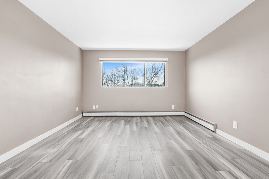 More Photos Of 1624 26 Av SW, Calgary Apartments For Sale