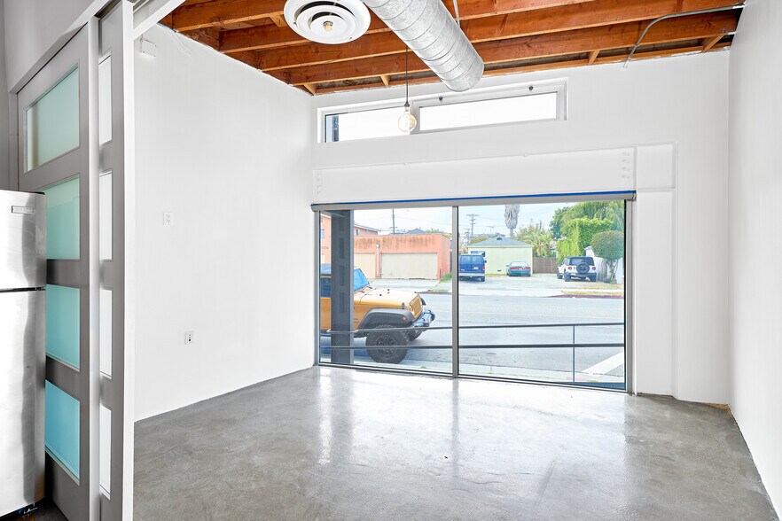 More Photos Of 1733-1737 Abbot Kinney Blvd, Venice Storefront Retail Office For Lease