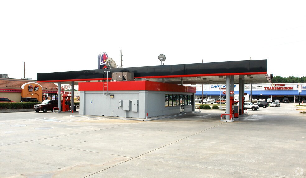 More Photos Of 660 Sawdust Rd, Spring Service Station For Sale