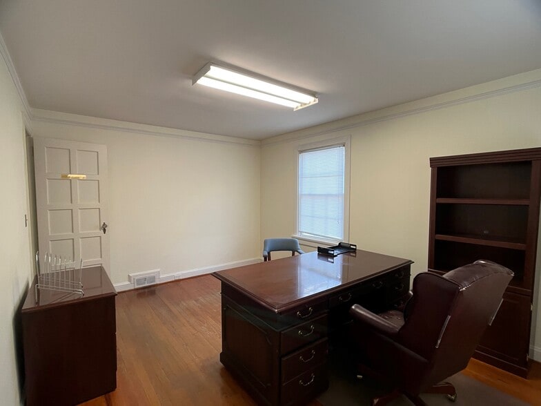 More Photos Of 203 W Nash St, Louisburg Office For Lease