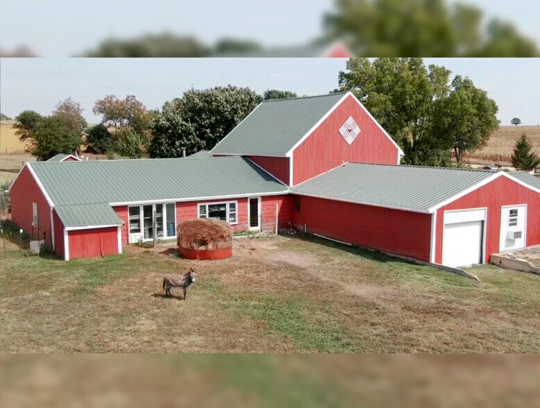 More Photos Of 505 Meridian Rd, Miltonvale Hospitality For Sale