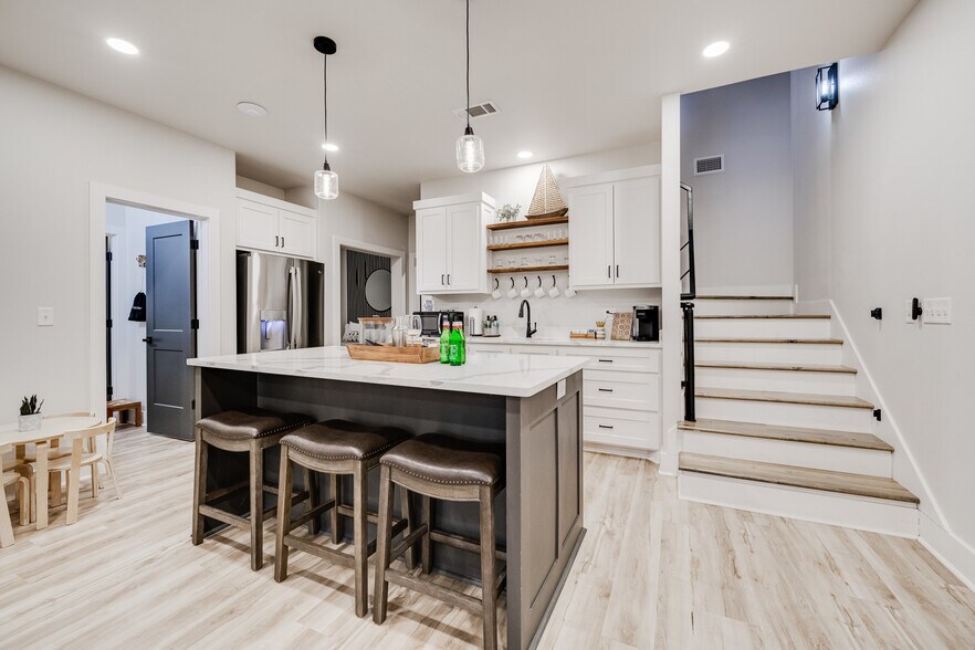 More Photos Of 215 Wayward Winds Rd, Hot Springs National Park Apartments For Sale