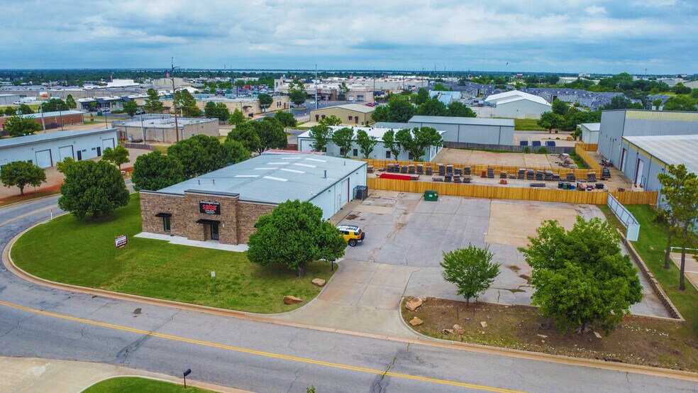 More Photos Of 8200 Glade Ave, Oklahoma City Warehouse For Lease