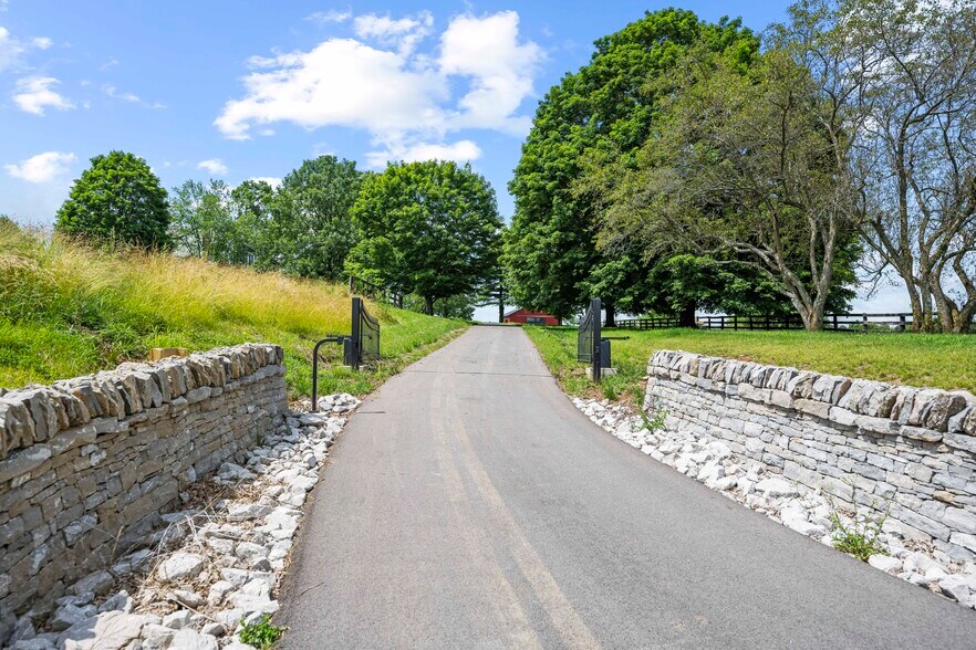 More Photos Of 1975 Georgetown Rd, Paris Lodge Meeting Hall For Sale