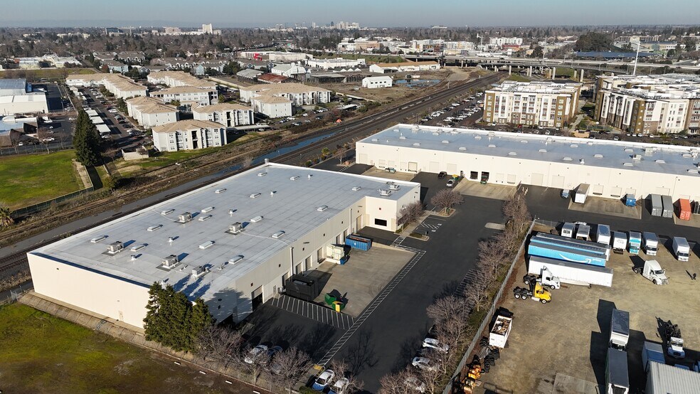 More Photos Of 2934 Ramona Ave, Sacramento Warehouse For Lease