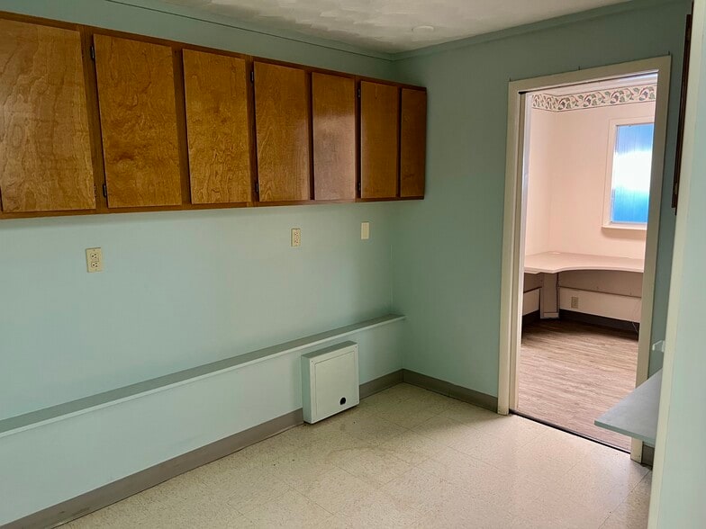 More Photos Of 2000 Dudley Ave, Parkersburg Loft Creative Space For Sale