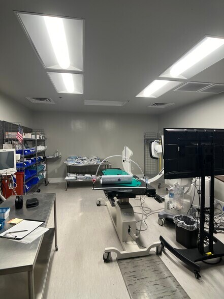 More Photos Of 535 E McKellips Rd, Mesa Office For Sale