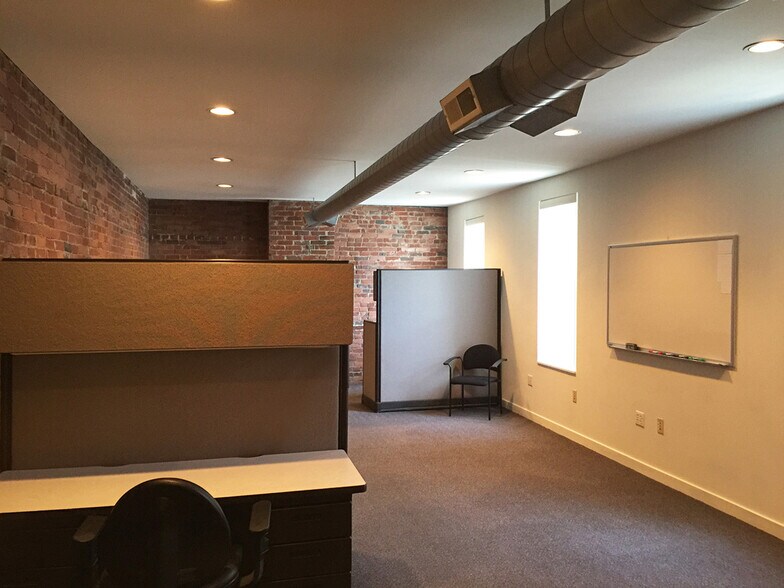 More Photos Of 1815-1819 E Carson St, Pittsburgh Storefront Retail Office For Lease