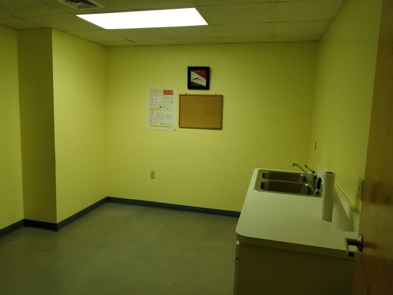More Photos Of 1351 Main St, Brockton Medical For Lease
