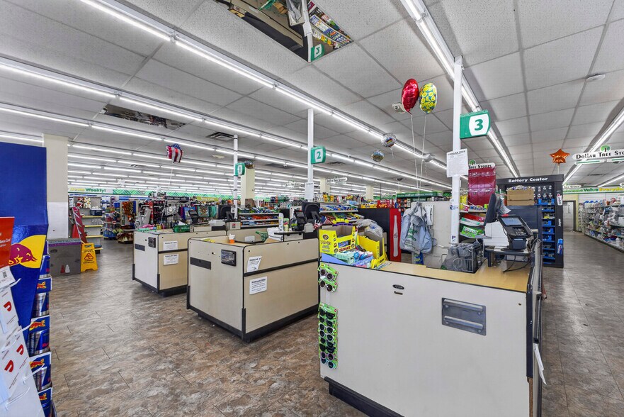 More Photos Of 3637 S Kings Hwy, Saint Louis Freestanding For Lease