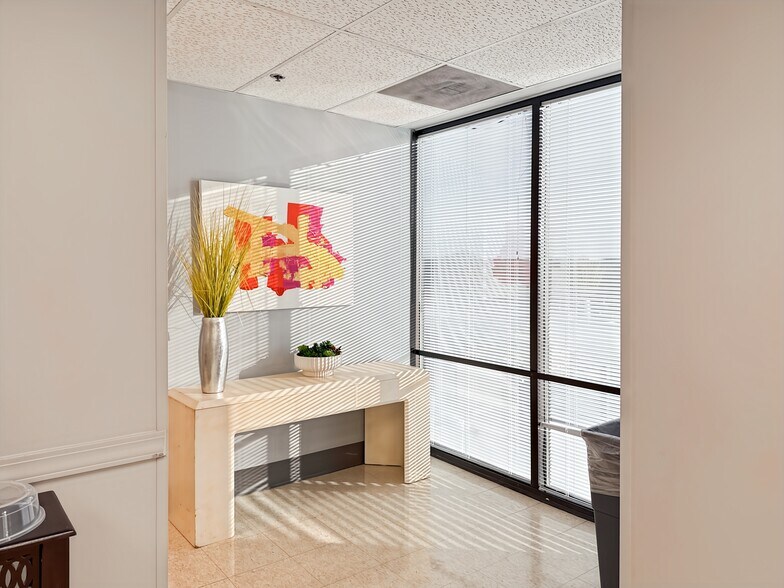 More Photos Of 1331 Union Ave, Memphis Coworking Space