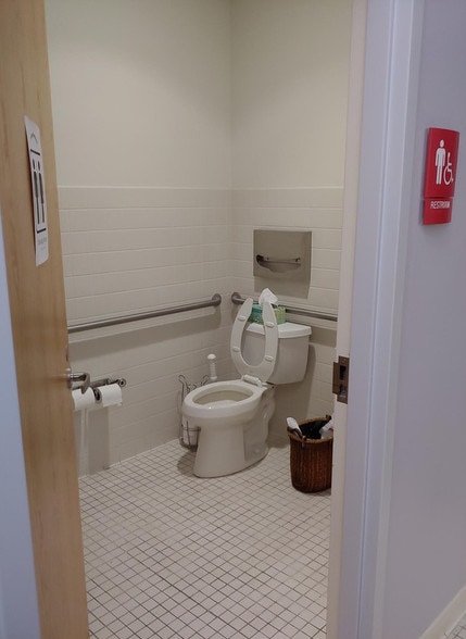 More Photos Of 918 Baltimore Ave, Kansas City Lodge Meeting Hall For Sale