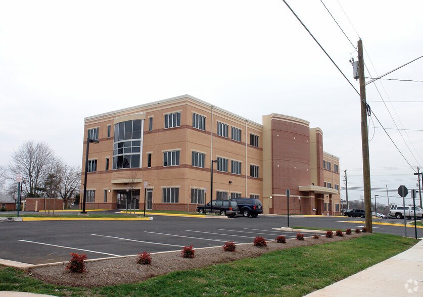 More Photos Of 8525 Rolling Rd, Manassas Medical For Lease