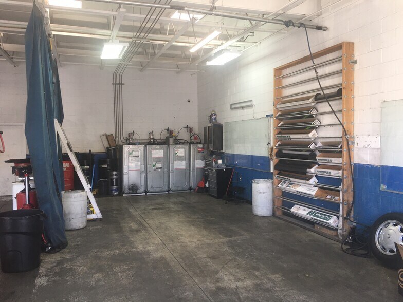 More Photos Of 7235 S Rainbow Blvd, Las Vegas Auto Repair For Lease