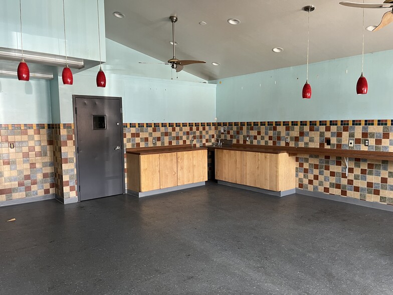 More Photos Of 510 E 8th Ave, Homestead Storefront Retail Office For Sale