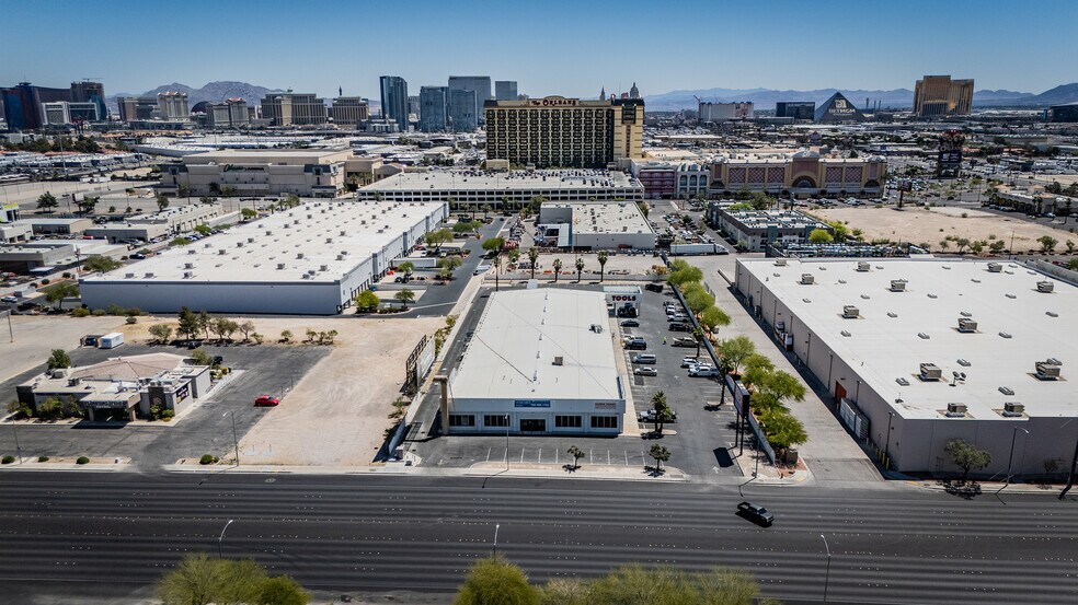 More Photos Of 4740 S Decatur Blvd, Las Vegas Showroom For Lease