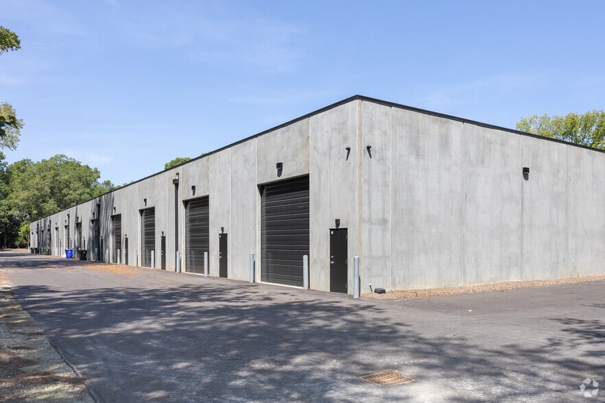 More Photos Of 6548 Ward Ave, North Charleston Light Distribution For Lease