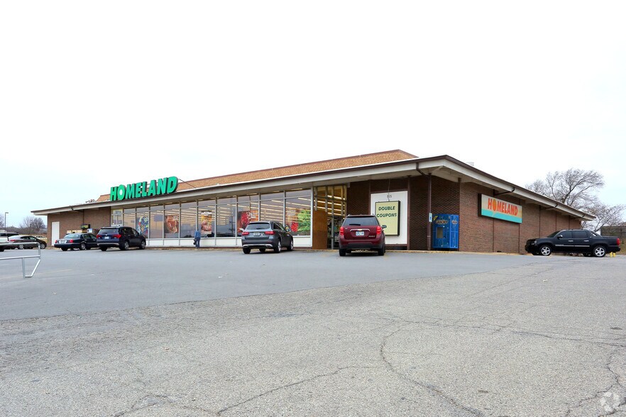 Primary Photo Of 915 S Madison Blvd, Bartlesville Supermarket For Sale