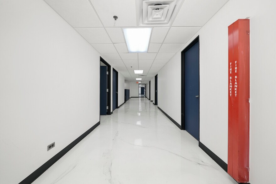 More Photos Of 9050 W 81st St, Justice Medical For Lease
