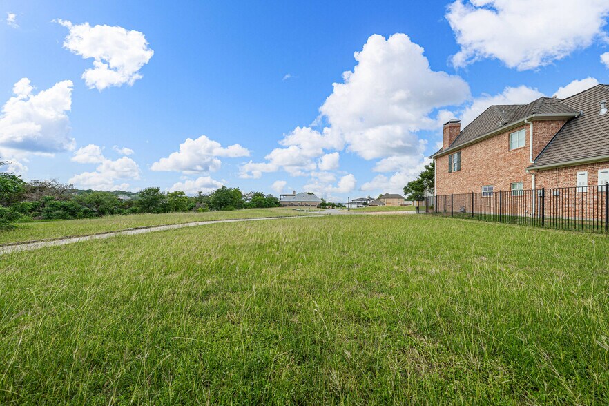 More Photos Of The Enclave, Waco Land For Sale