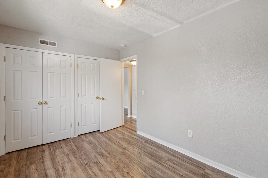More Photos Of 525 N Arlington St, Kalamazoo Apartments For Sale