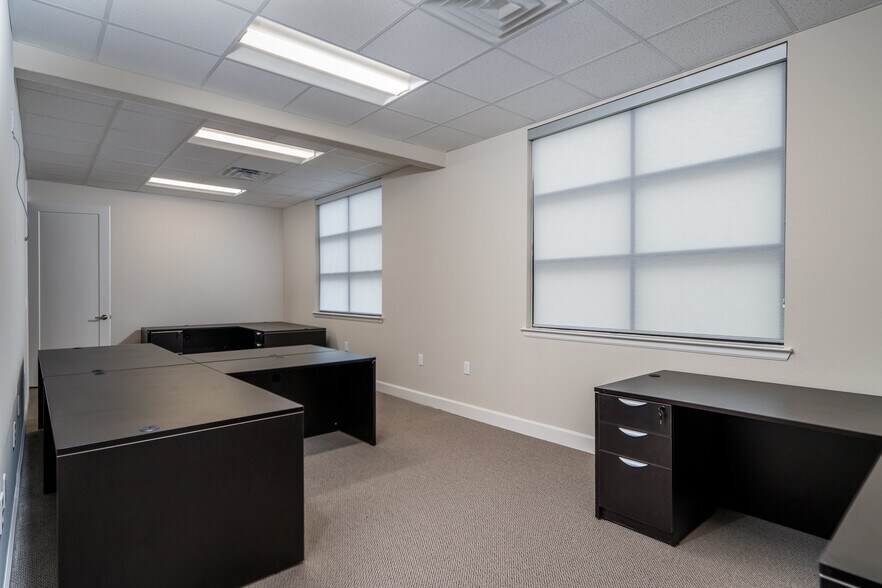 More Photos Of 8118 Fry Rd, Cypress Medical For Lease