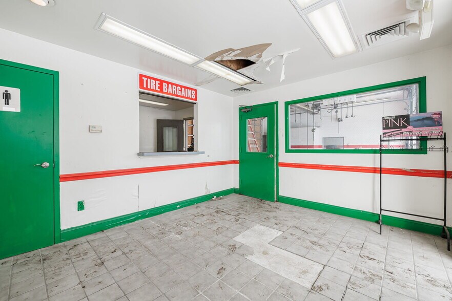 More Photos Of 3621 Dewey Ave, Rochester Service Station For Lease