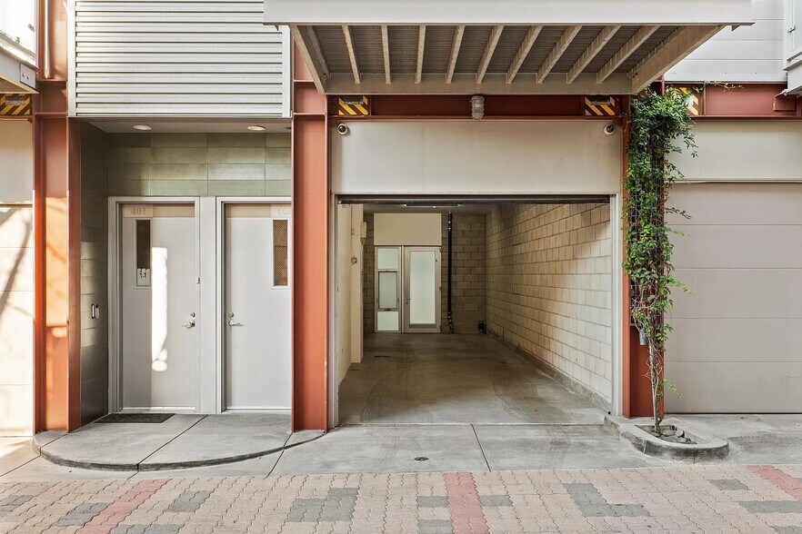 More Photos Of 3450 Cahuenga Blvd W, Los Angeles Office Residential For Sale