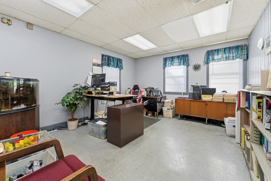 More Photos Of 330 Fuller Rd, Chicopee Distribution For Sale