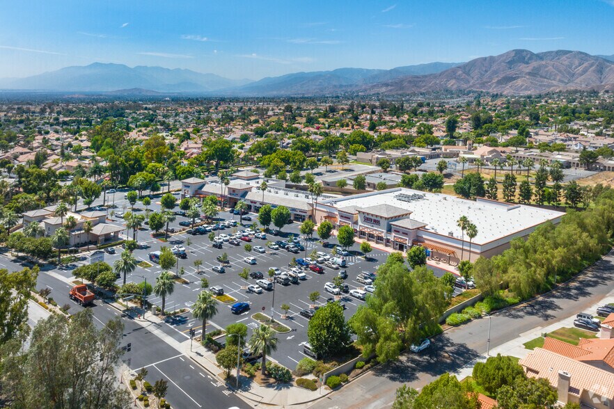 More Photos Of 28930-28988 Greenspot Rd, Highland Unknown For Lease