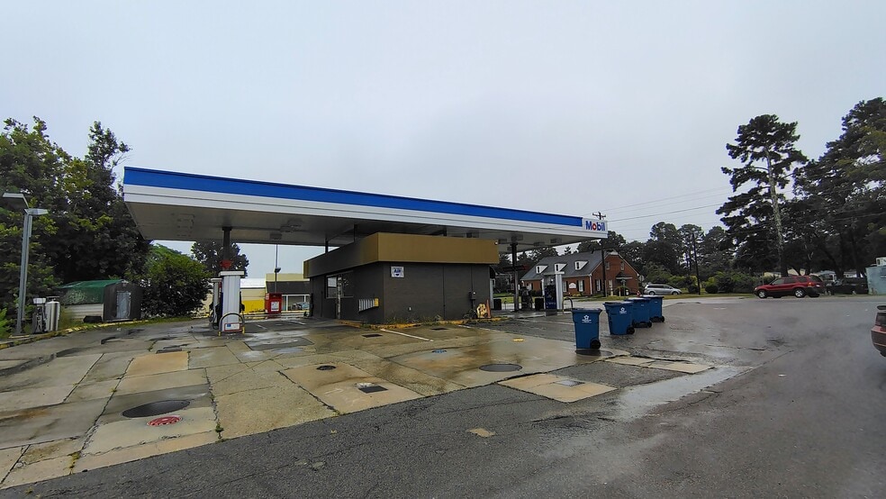 More Photos Of 401 Monroe St, Carthage Convenience Store For Sale