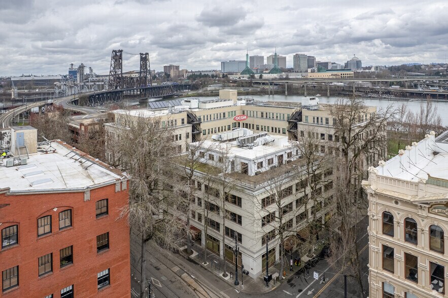 More Photos Of 75 NW Couch St, Portland Medical For Lease