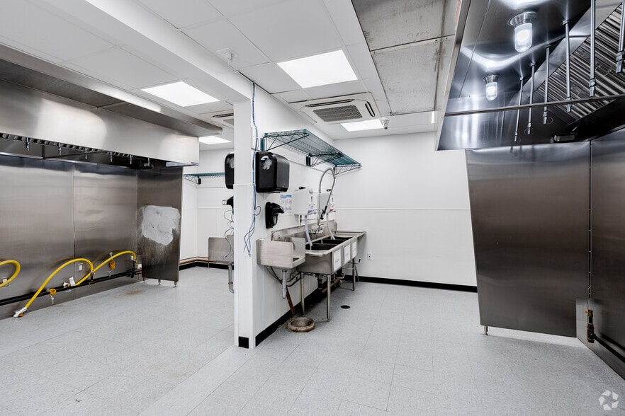 More Photos Of 1308-1312 Girard Ave, Philadelphia Warehouse For Lease