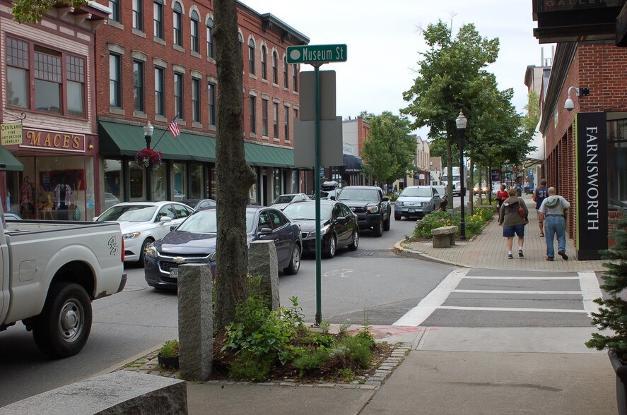 More Photos Of 367 Main St, Rockland Storefront For Sale