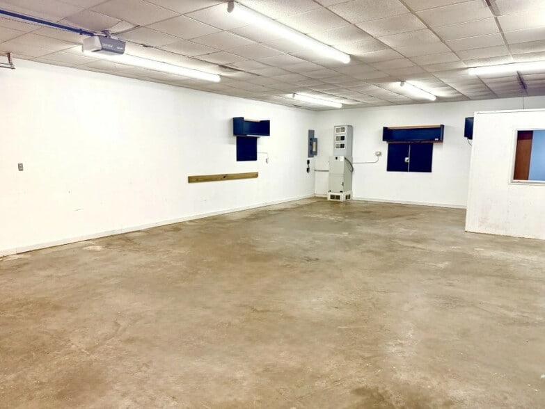 More Photos Of 1018 Independence St, Cape Girardeau Industrial For Lease