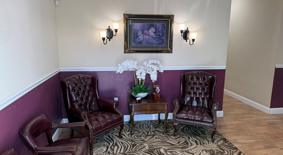 More Photos Of 3389 Magic Oak Ln, Sarasota Office For Sale