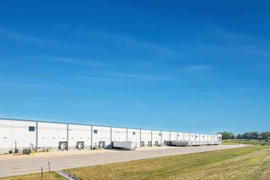 More Photos Of 1600 Donaldson Hwy, Erlanger Distribution For Lease