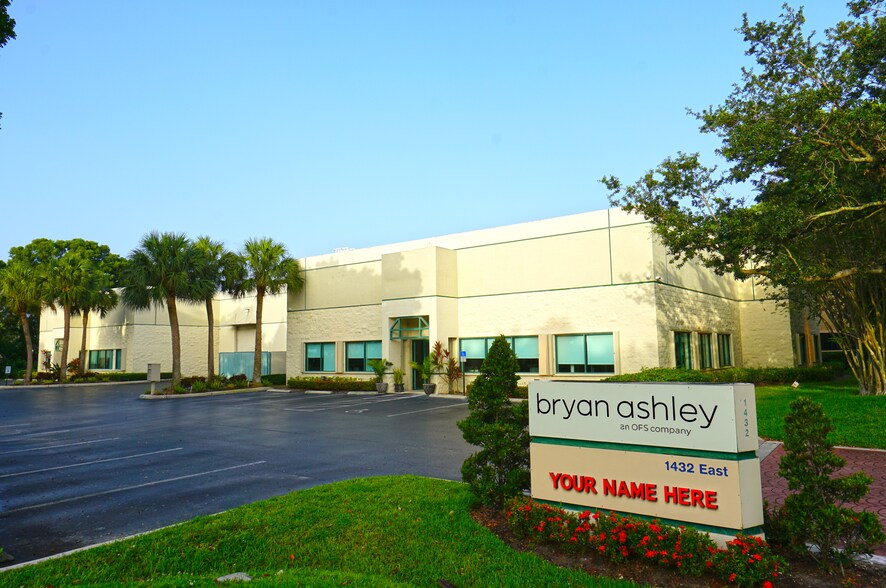 Primary Photo Of 1432 E Newport Center Dr, Deerfield Beach Warehouse For Lease