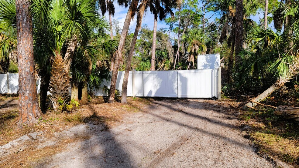 More Photos Of 416 Sally St, Port Charlotte Land For Lease