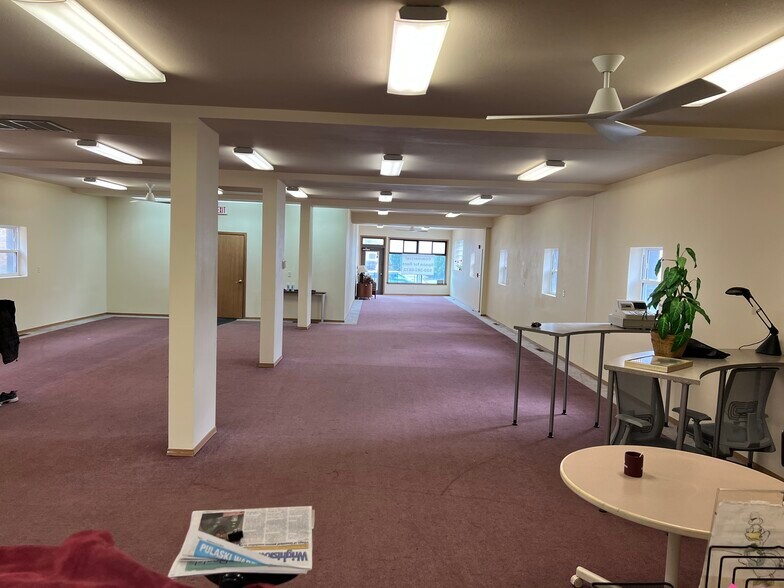 More Photos Of 1825 N Richmond St, Appleton Storefront Retail Office For Lease
