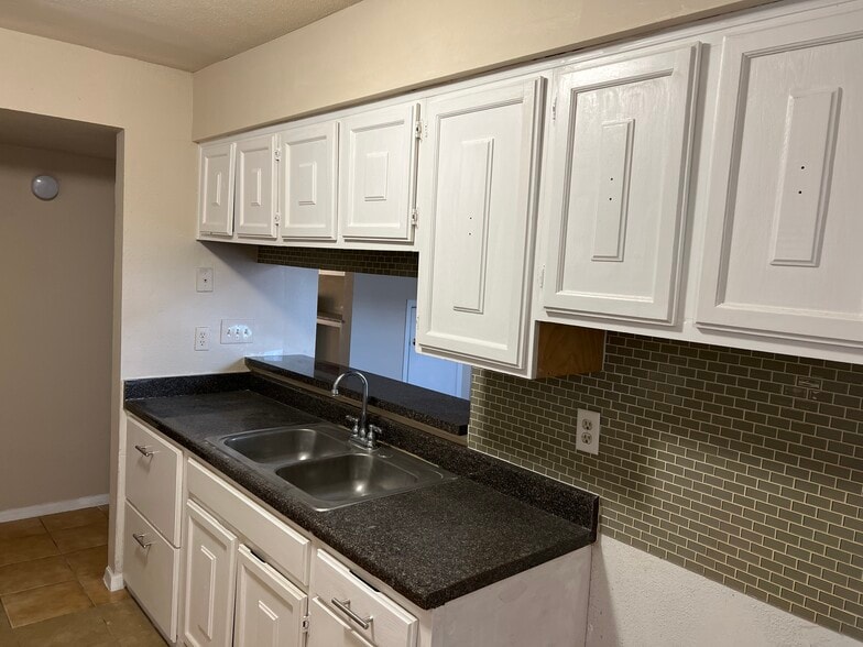 More Photos Of 8807 Bissonnet St, Houston Apartments For Sale