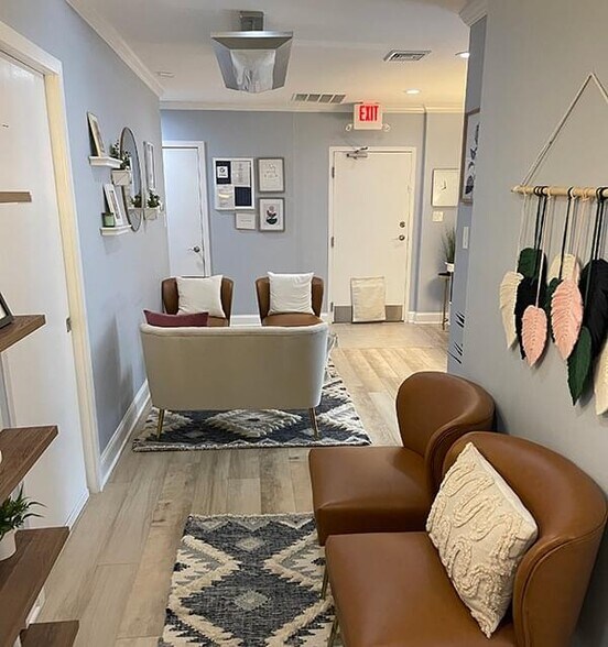 More Photos Of 8328-C Traford, Springfield Medical For Sale