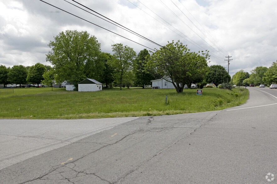 More Photos Of 2612 Us-31w, White House Land For Sale