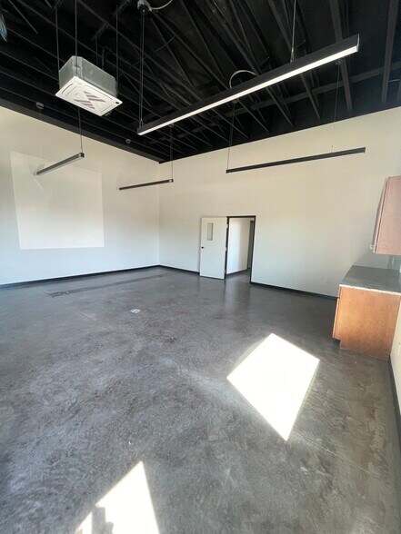 More Photos Of 4330 Van Giesen St, West Richland Storefront For Lease