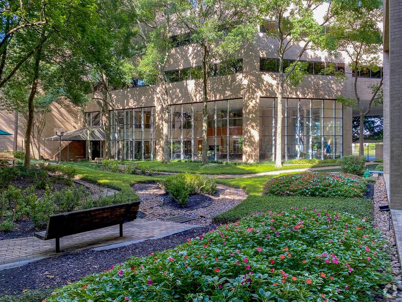 More Photos Of 3663 N Sam Houston Pky E, Houston Office For Lease